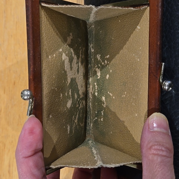 Vintage Dooney and Bourke Black and Brown Leather Wallet - Picture 7 of 7